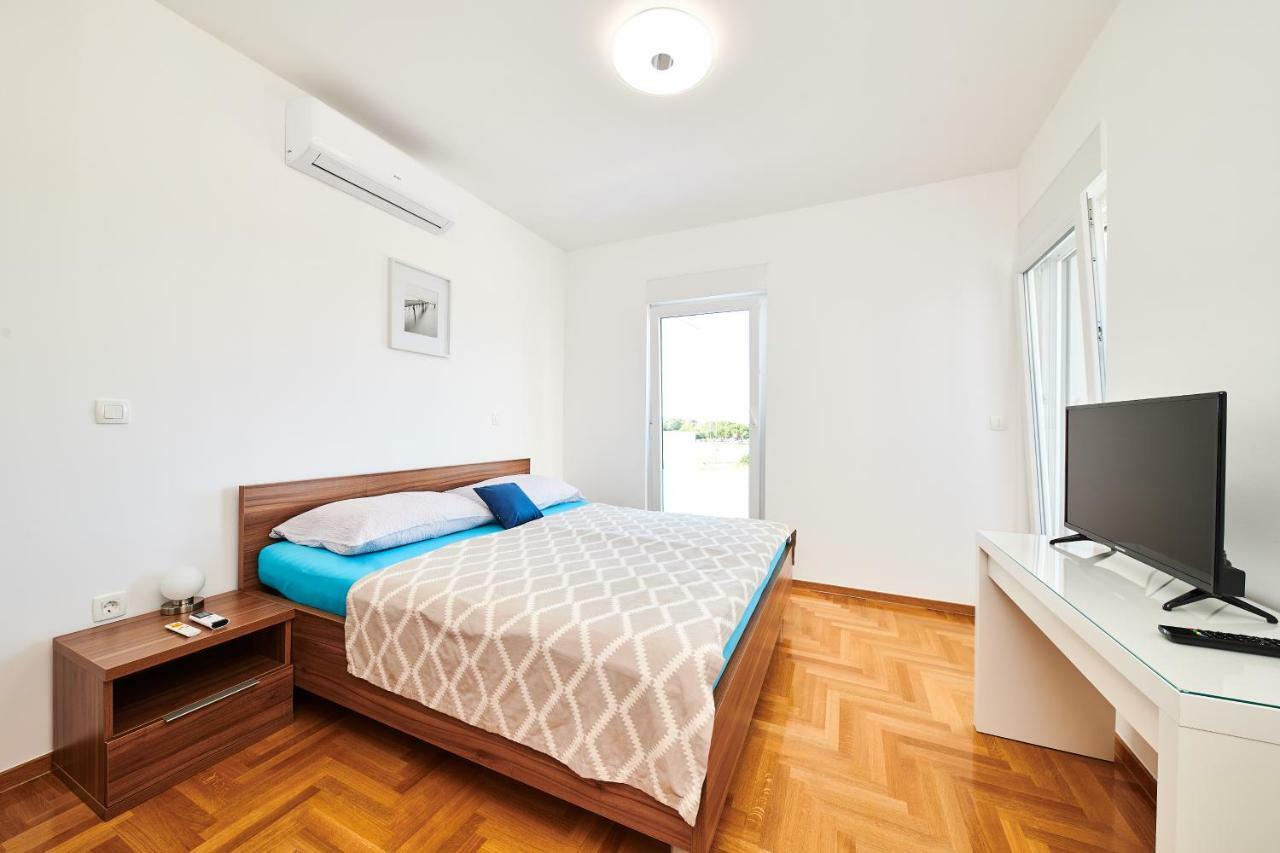 Ferienwohnung Sommer Novigrad Istria エクステリア 写真