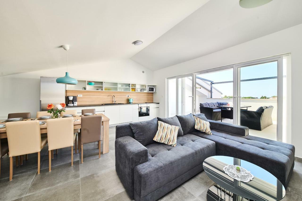 Ferienwohnung Sommer Novigrad Istria エクステリア 写真